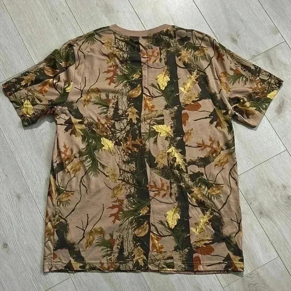 BNWOT urban outfitters  men’s Large Camouflage Fall Floral Brown - Picture 2 of 4